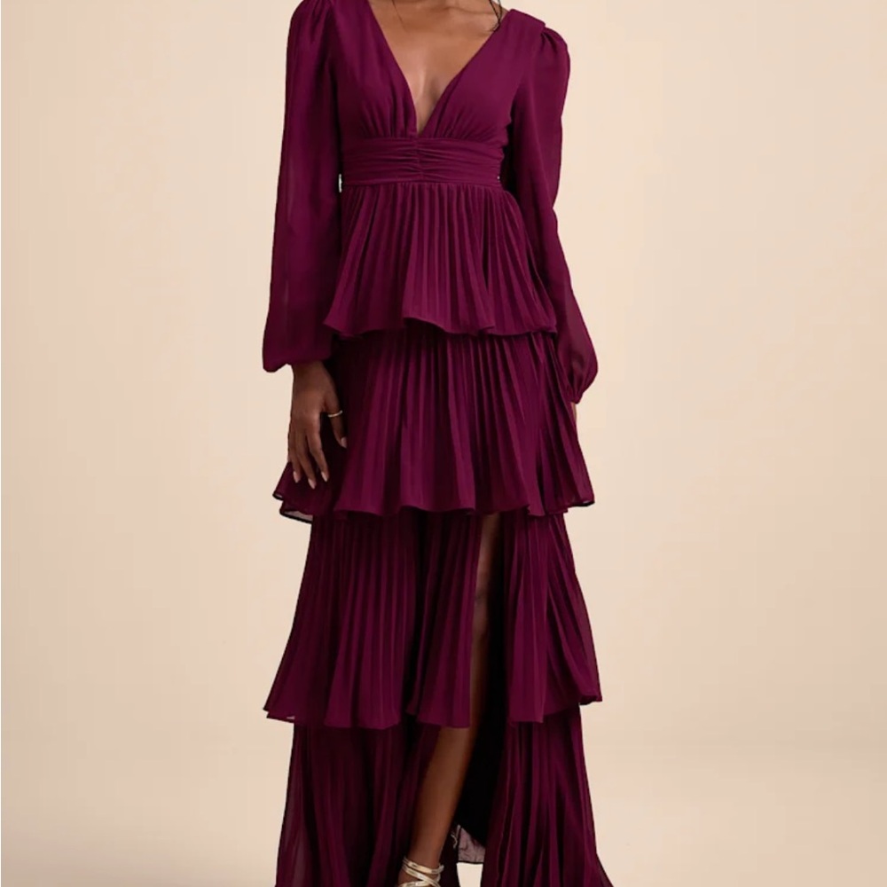 NEW WITH TAGS Lulu's Deep Purple Tiered Long Sleeve Dress